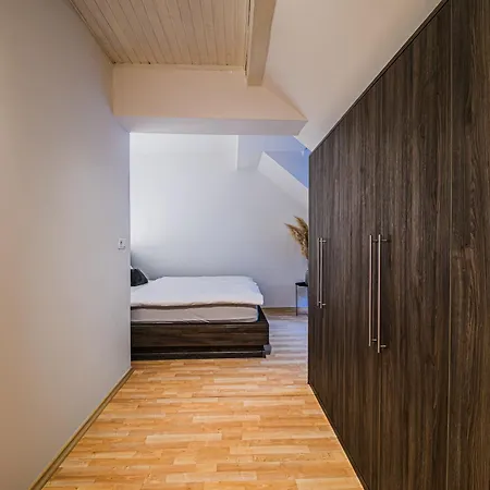 9 Dreams Pod Krvavcem Apartamento Cerklje na Gorenjskem