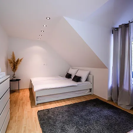 9 Dreams Pod Krvavcem Apartamento Cerklje na Gorenjskem